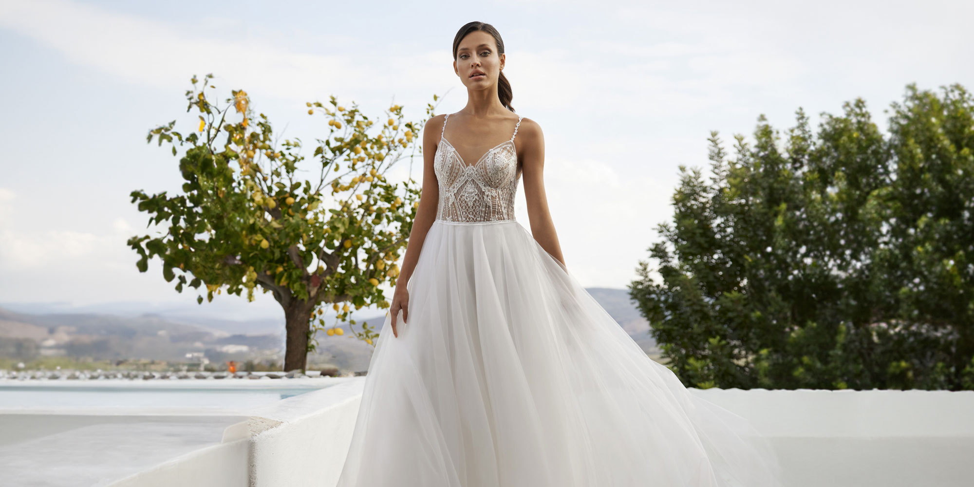 Air wedding dresses Athens-Mont Elisa