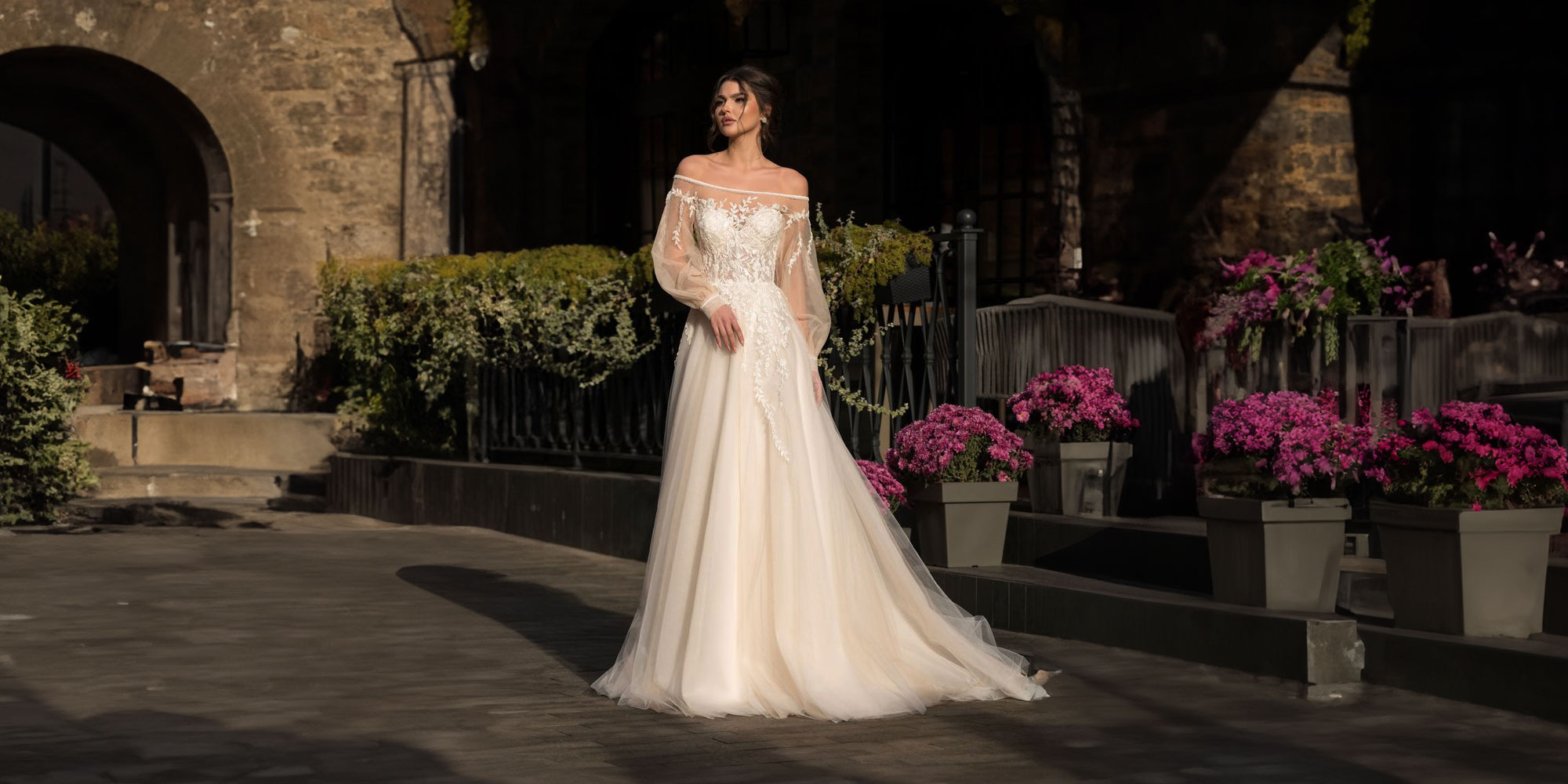 The Perfect Off-the-Shoulder Wedding Dress for Your Wedding-Mon Elise